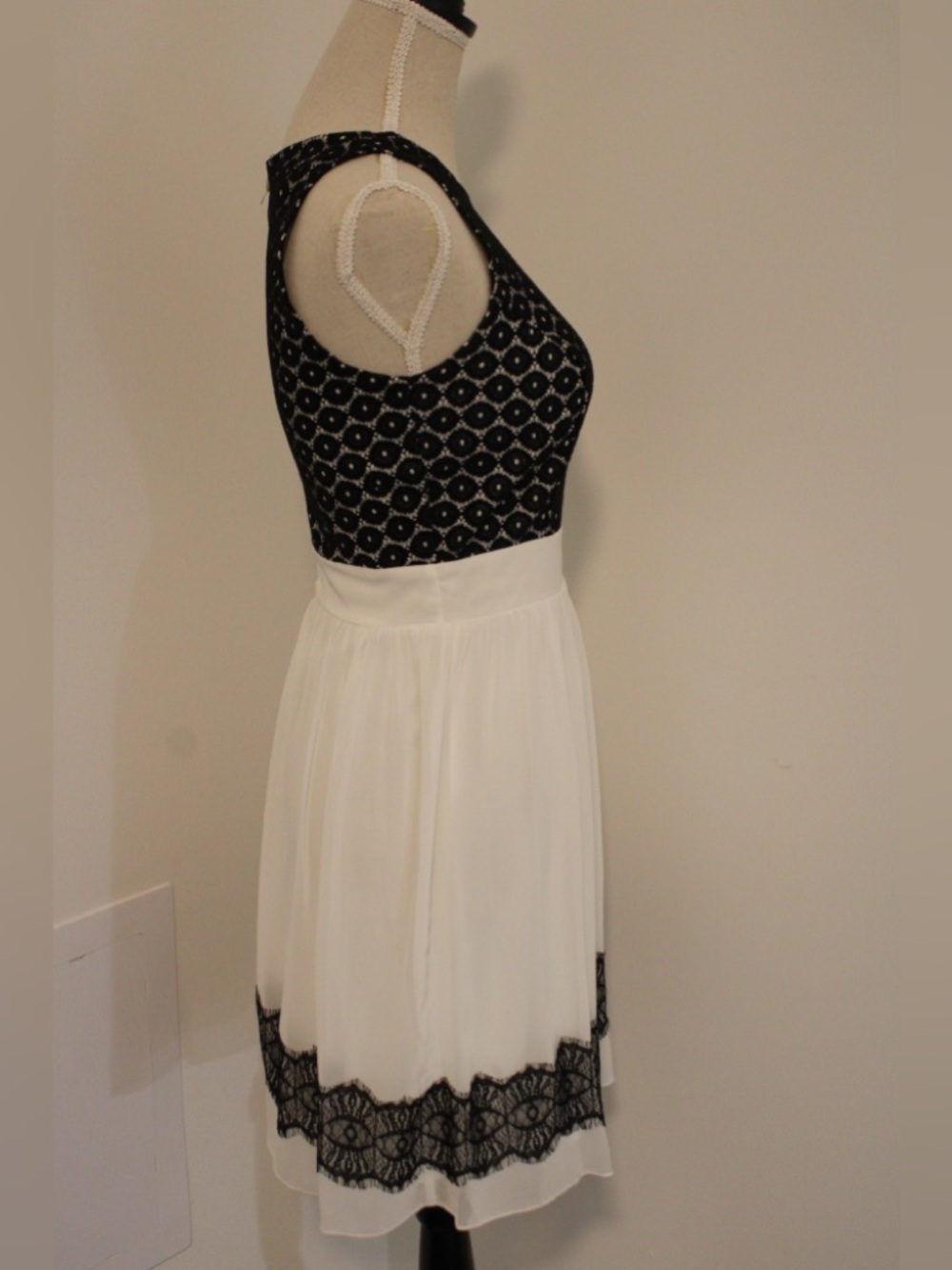 Enfocus Studios White & Black Lace Dress Size 4 - Picture 4 of 9